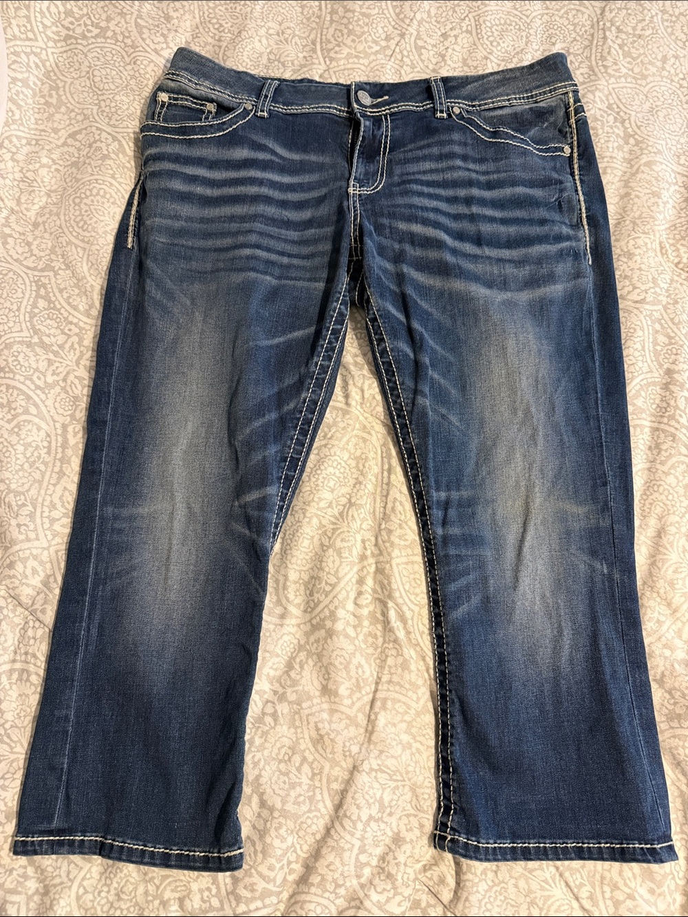 Women's Cropped Jeans in Dark Blue Fade - Classic Five-Pocket